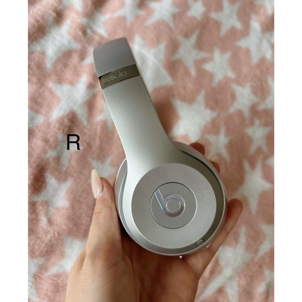 Silver Beats by Dr. Dre Solo 3 Wireless On-Ear Headphones - Picture 5 of 12